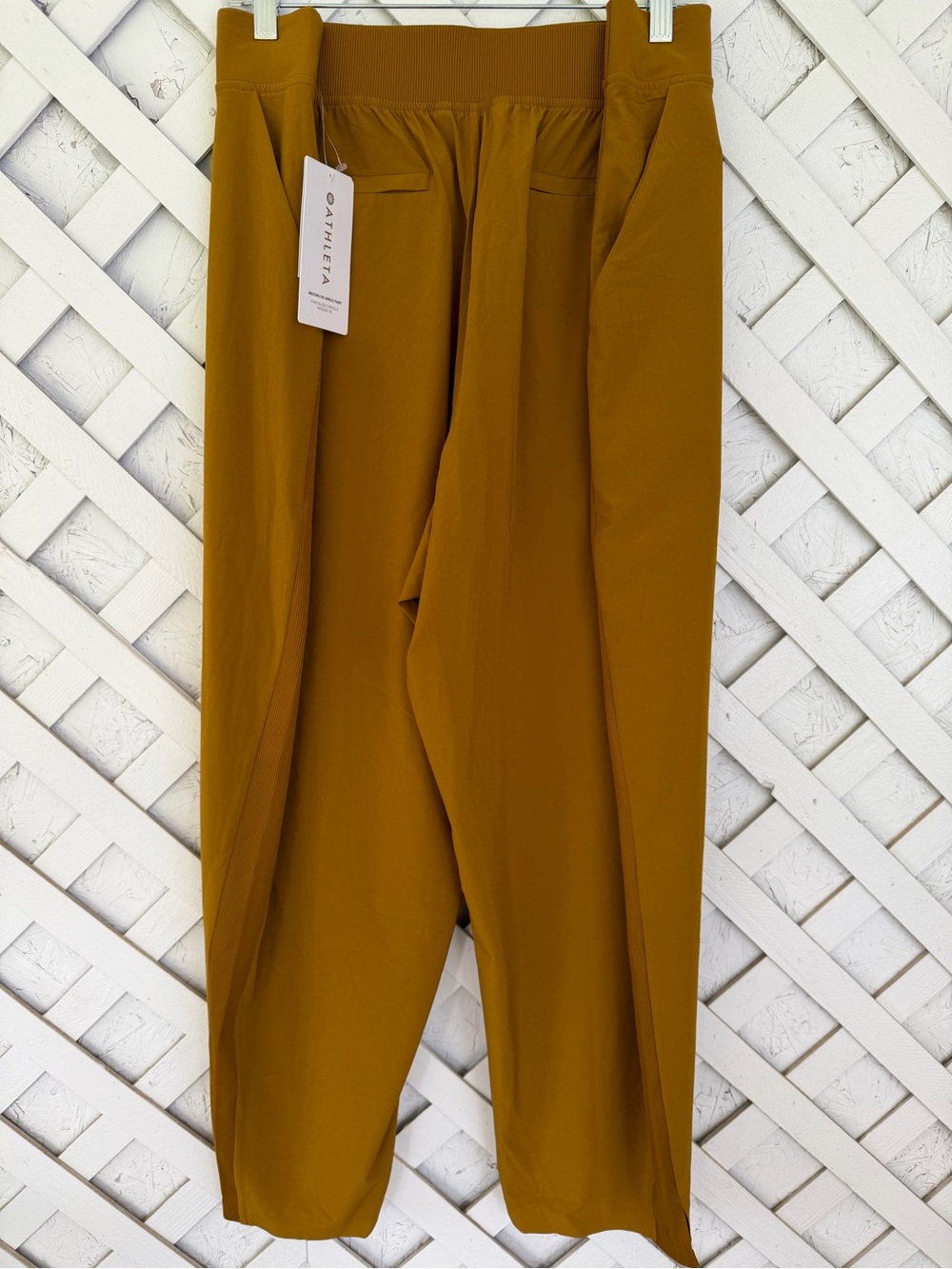 NWT Athleta Brooklyn Ankle Pant Brass / Mustard Yellow Sz 22